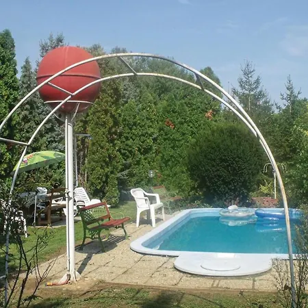 Awesome In W Outdoor Swimming Pool And 2 Bedrooms