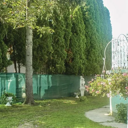 Awesome In W Outdoor Swimming Pool And 2 Bedrooms *